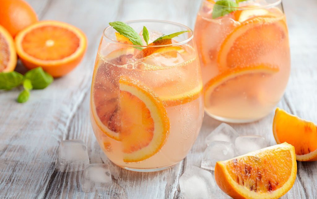 Ujë me Portokall në Mëngjes – Përfitimet në Shëndet