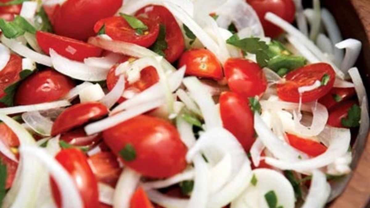 Sallat Me Qep Domate Dhe Majdanoz T Fresk t AgroWeb